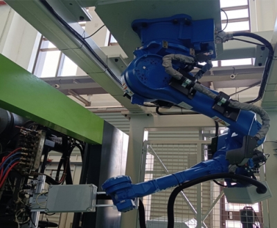 日本安(ān)川GP50機器人(ren)